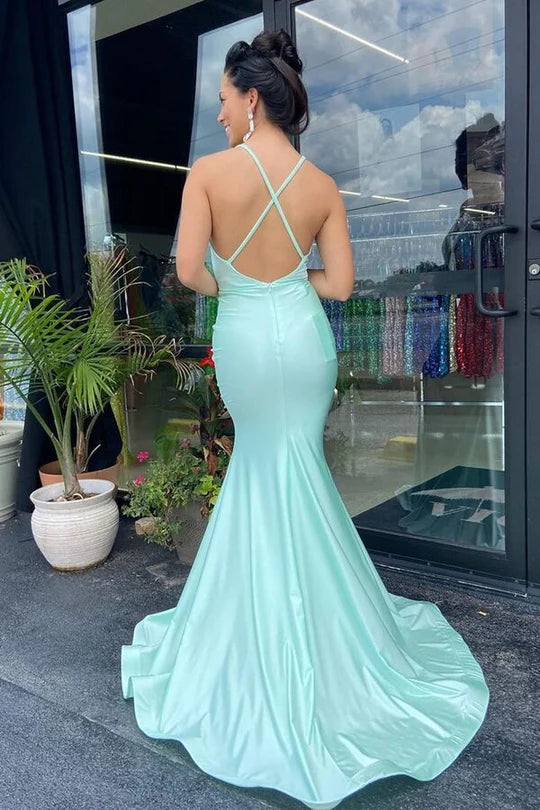 Vestido de fiesta largo con abertura en forma de trompeta